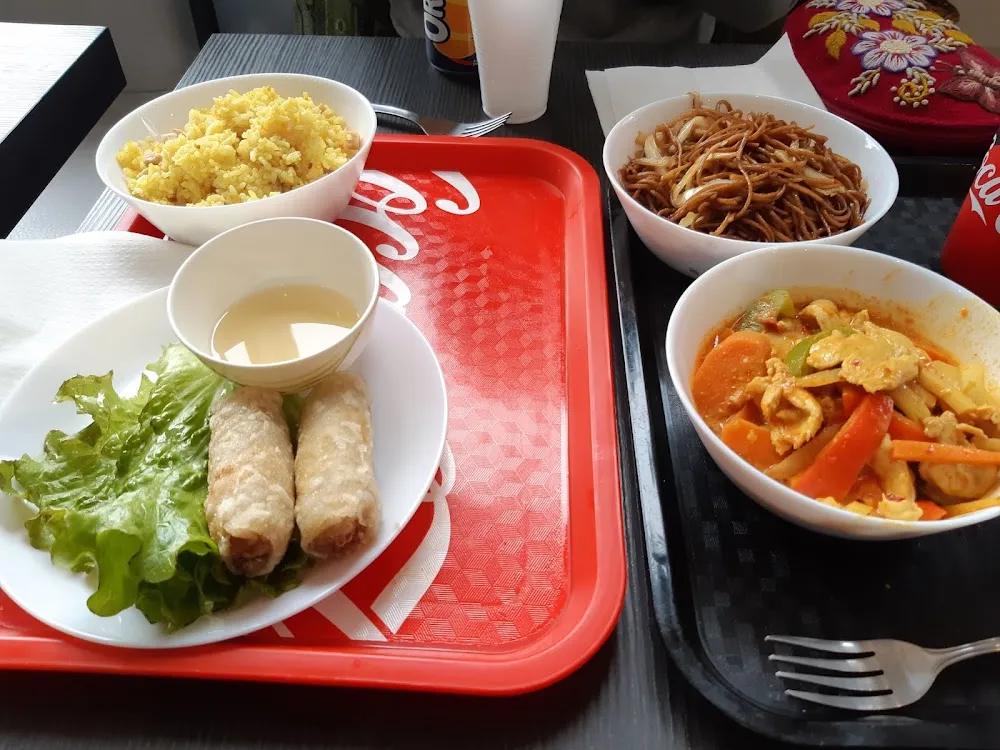 Arroz Con Curry Y Pollo Con Curry Y Nems